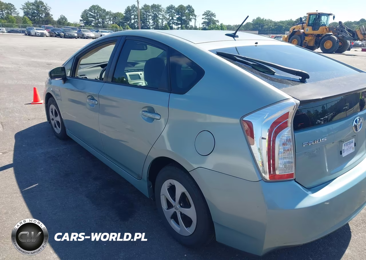 2013 Toyota Prius Four VIN:JTDKN3DU6D1621039 - 3