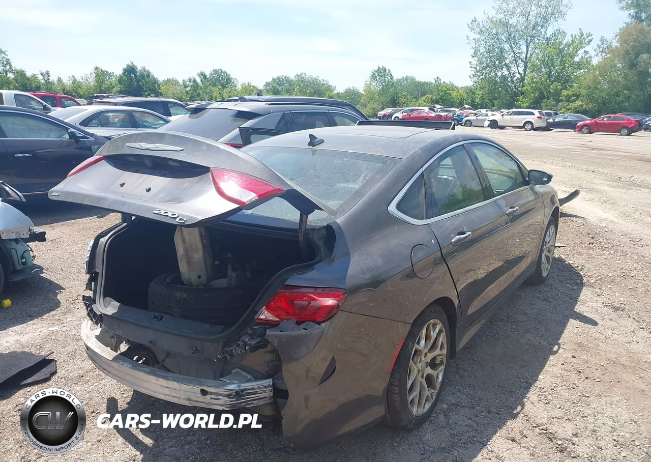 2016 Chrysler 200 C VIN:1C3CCCEG7GN135747 - 4