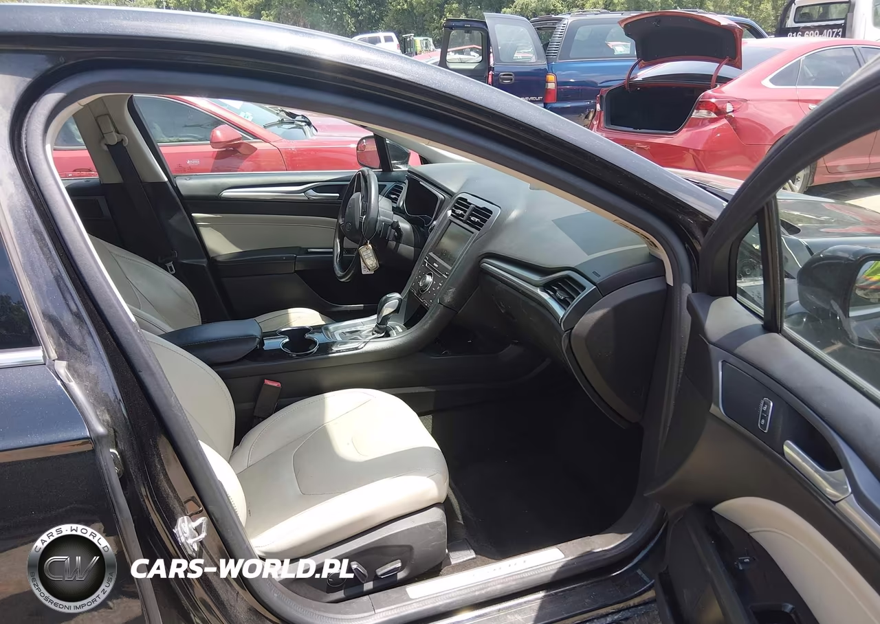 2015 Ford Fusion Titanium VIN:3FA6P0K93FR267813 - 5