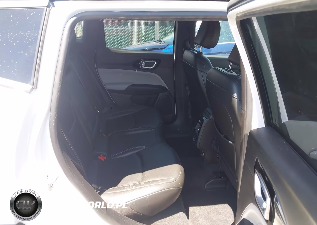 2025 Jeep Compass Limited 4X4 VIN:3C4NJDCN5ST623802 - 8