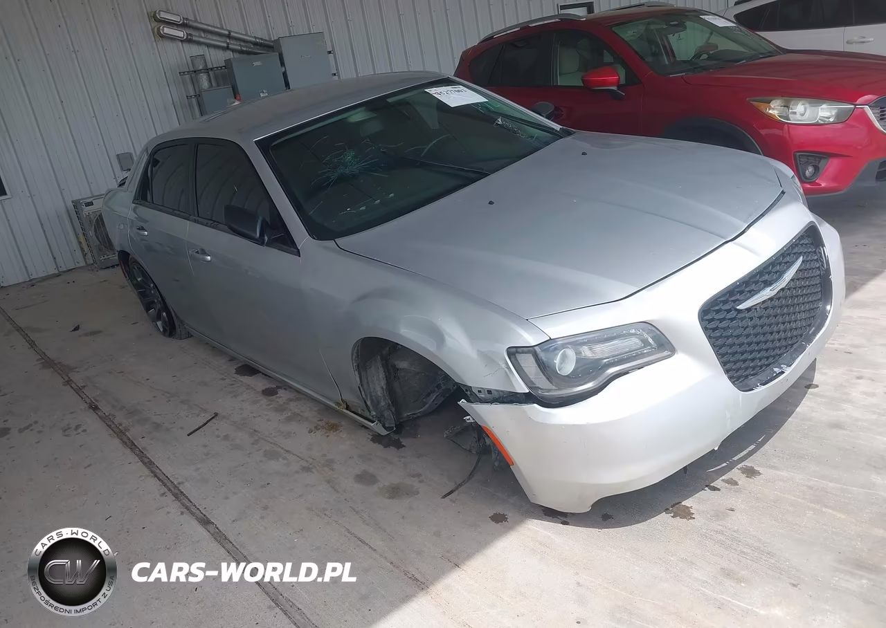 2019 Chrysler 300 Touring – zdjęcie 1 z 16