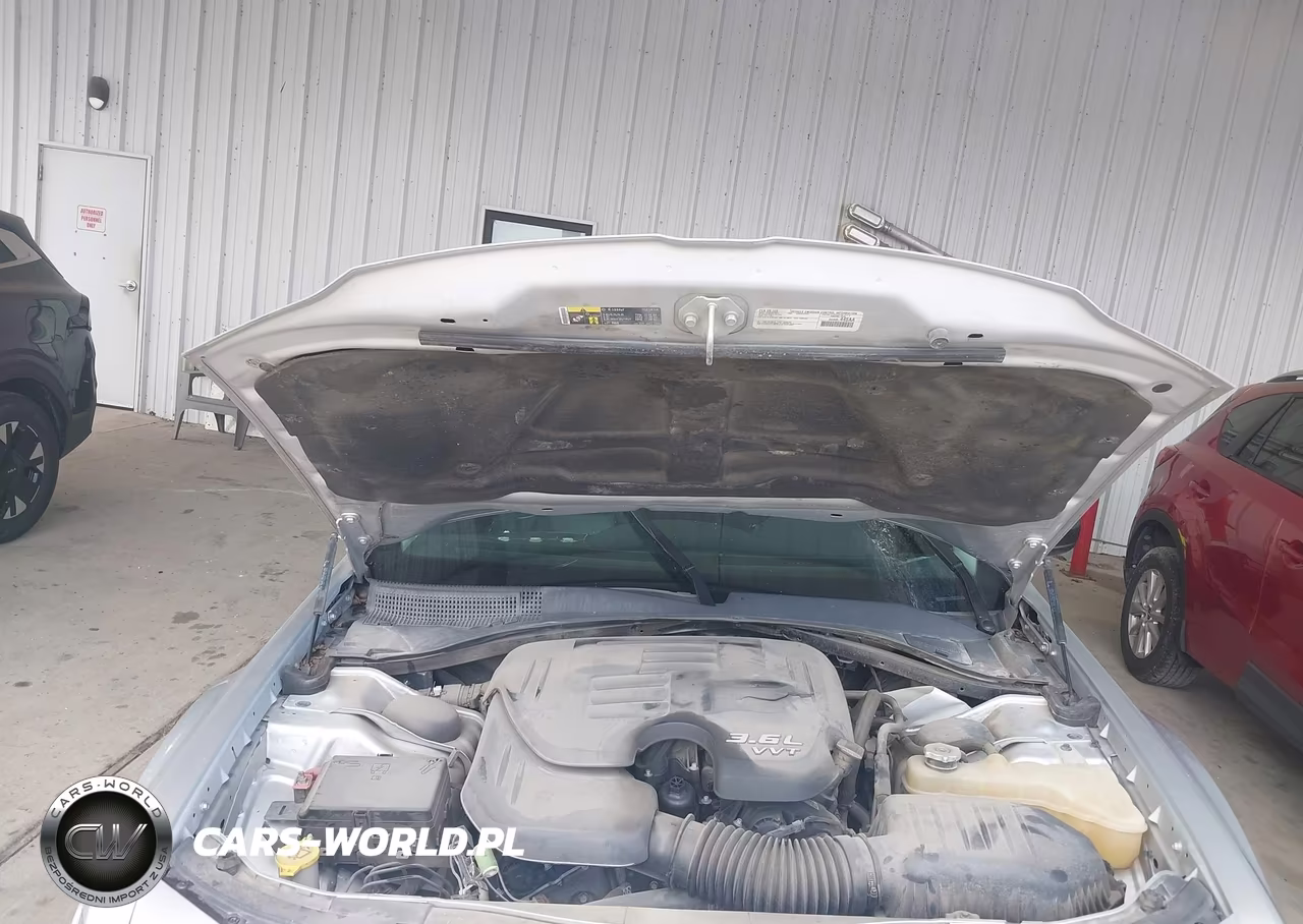 2019 Chrysler 300 Touring VIN:2C3CCAAG8KH746043 - 10