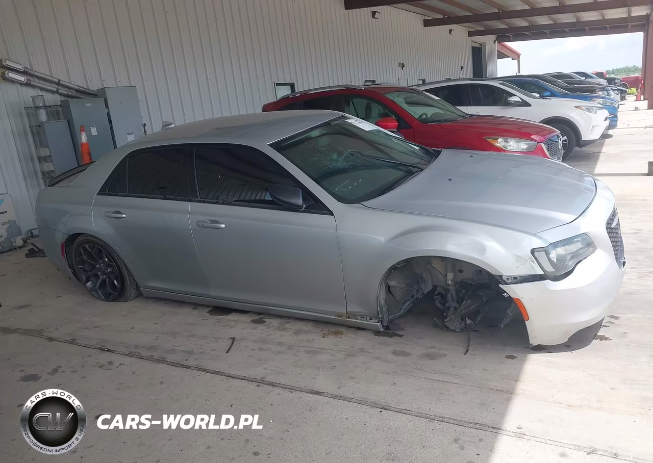 2019 Chrysler 300 Touring VIN:2C3CCAAG8KH746043 - 13