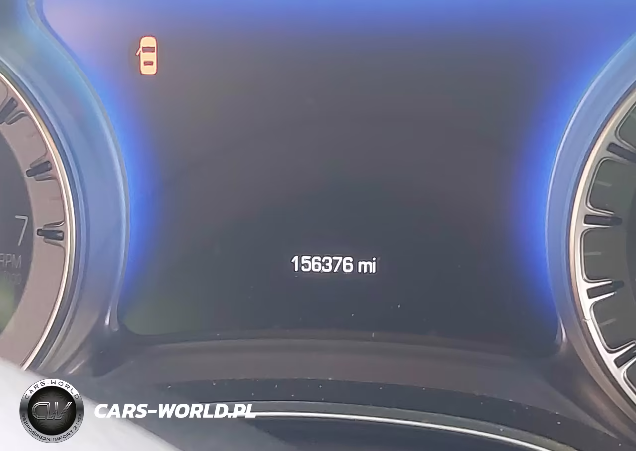 2019 Chrysler 300 Touring VIN:2C3CCAAG8KH746043 - 7