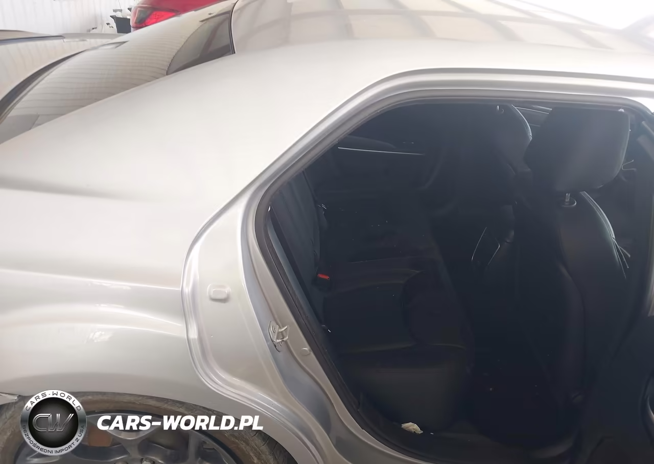 2019 Chrysler 300 Touring VIN:2C3CCAAG8KH746043 - 8