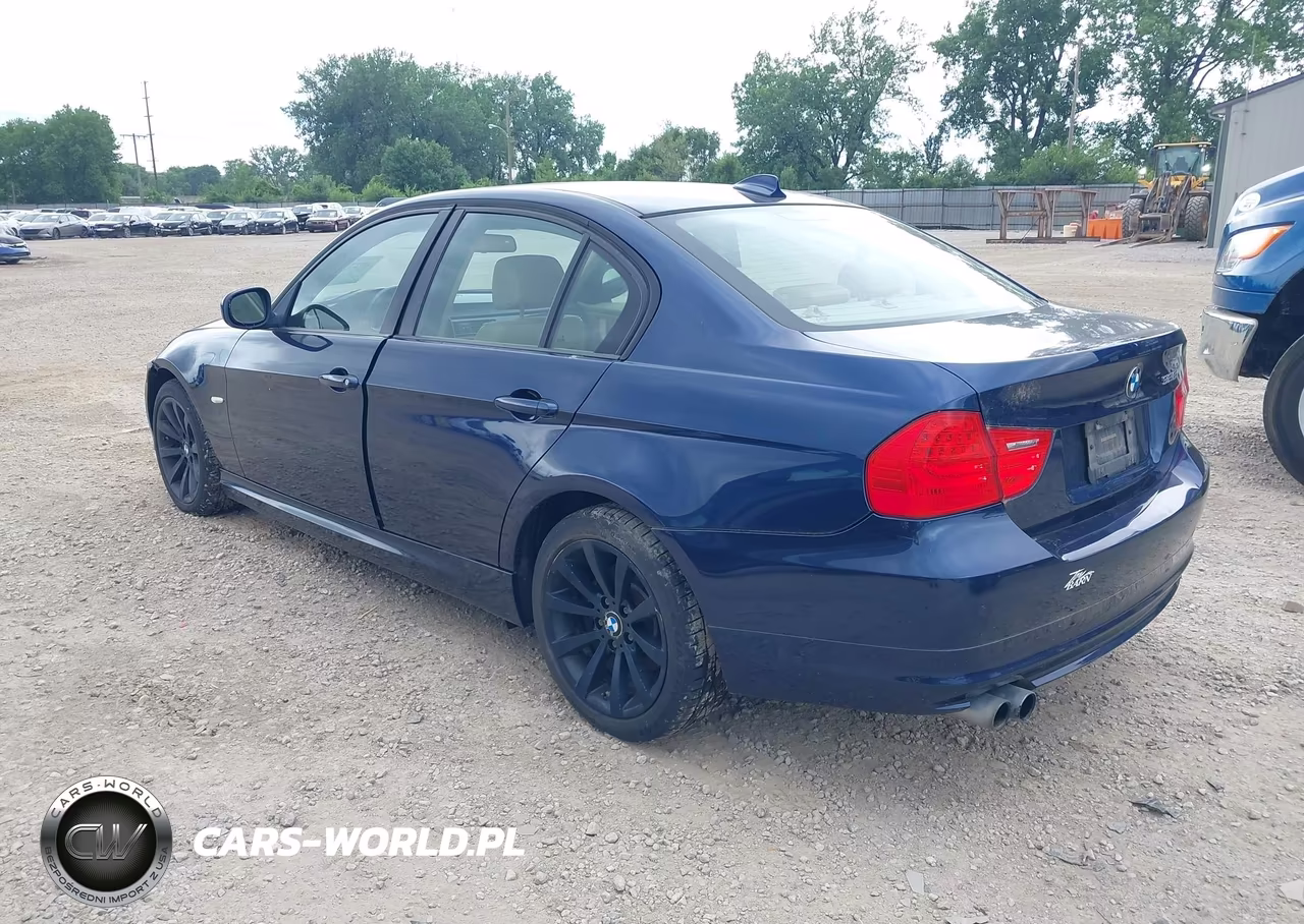 2011 BMW 328I xDrive VIN:WBAPK7G53BNN86649 - 3