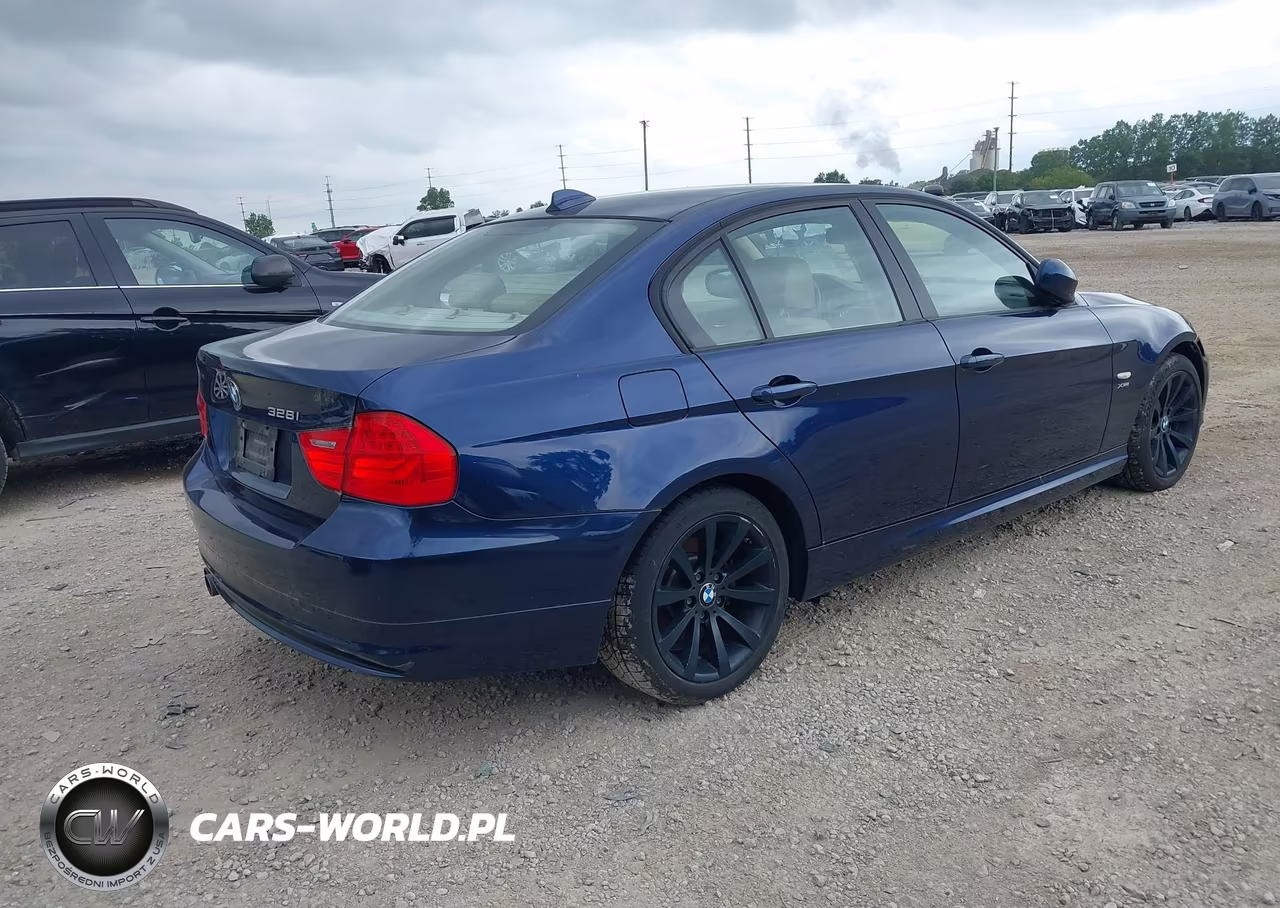 2011 BMW 328I xDrive VIN:WBAPK7G53BNN86649 - 4