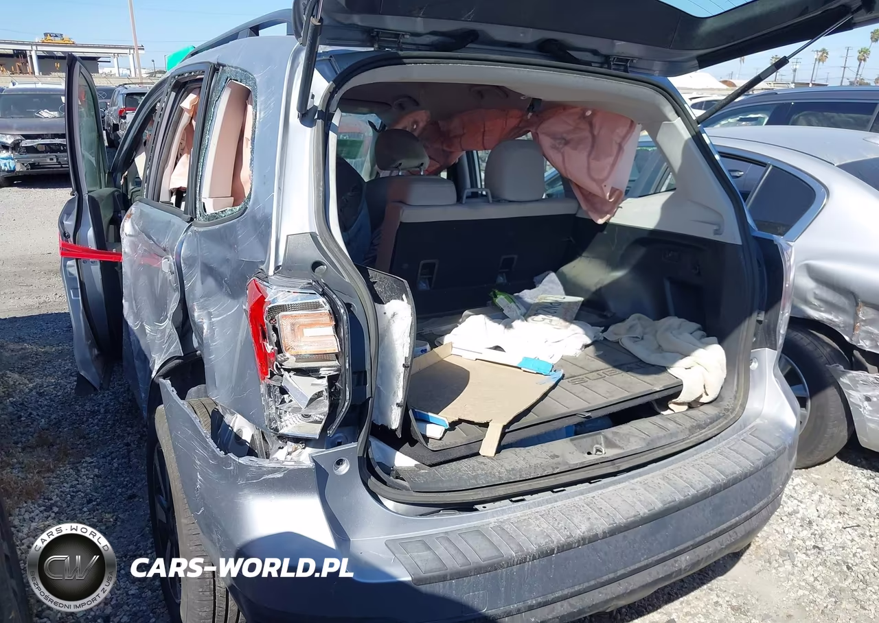 2017 Subaru Forester 2.5I VIN:JF2SJABC2HH585391 - 3