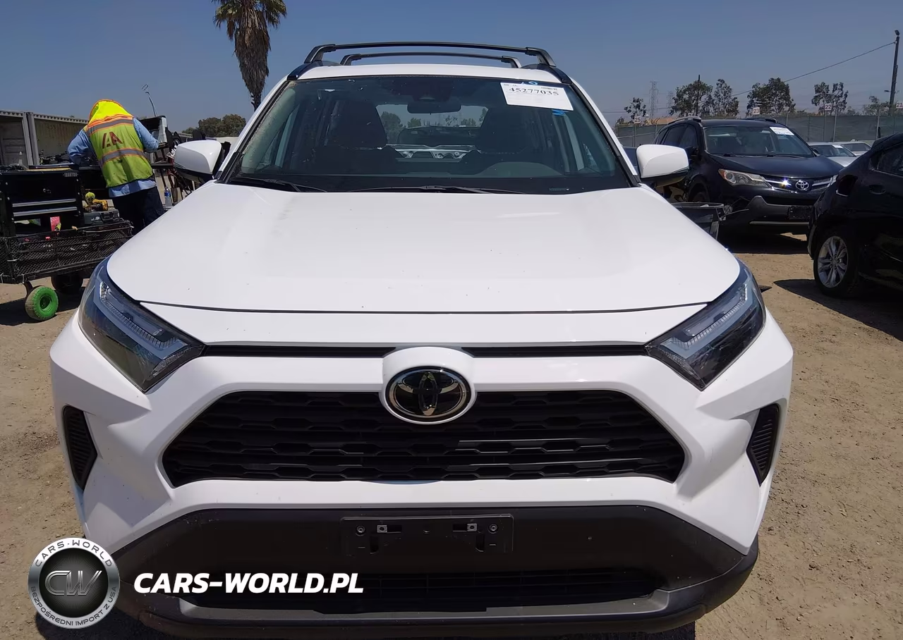 2025 Toyota Rav4 Xle VIN:2T3P1RFVXSW621571 - 13