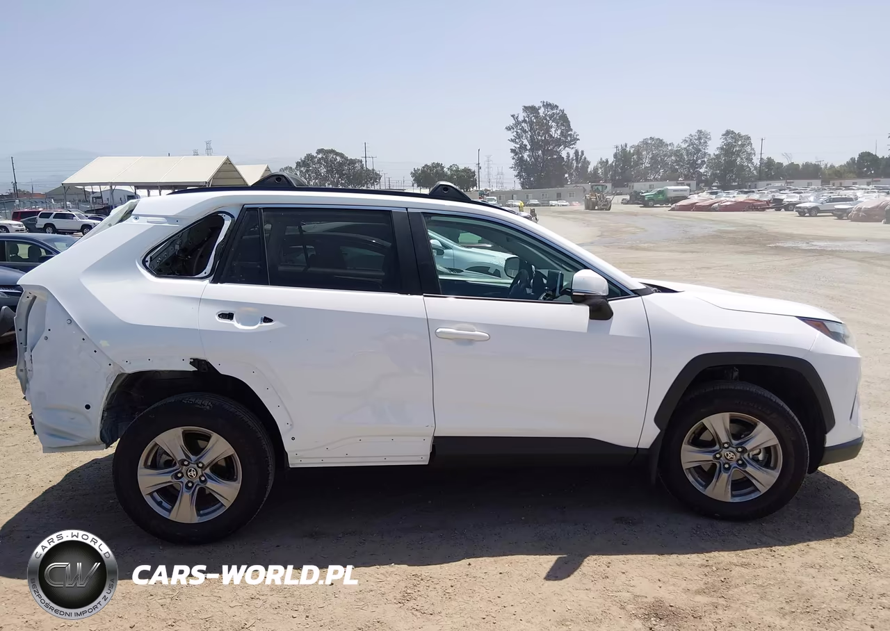 2025 Toyota Rav4 Xle VIN:2T3P1RFVXSW621571 - 14