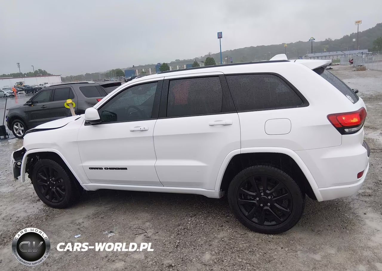 2017 Jeep Grand Cherokee Altitude 4X2 VIN:1C4RJEAG8HC773547 - 15