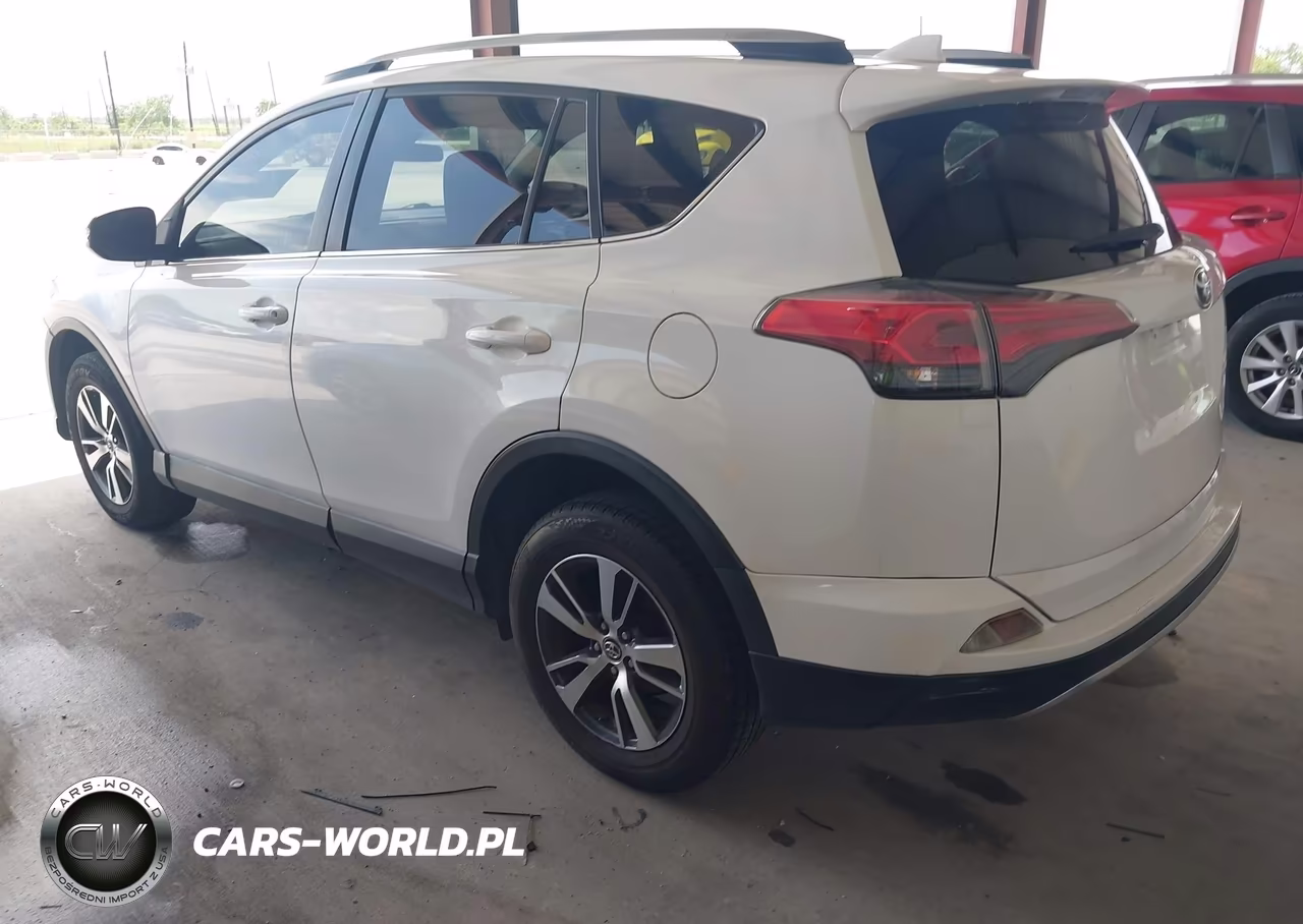 2018 Toyota Rav4 Xle VIN:JTMWFREVXJJ749949 - 3