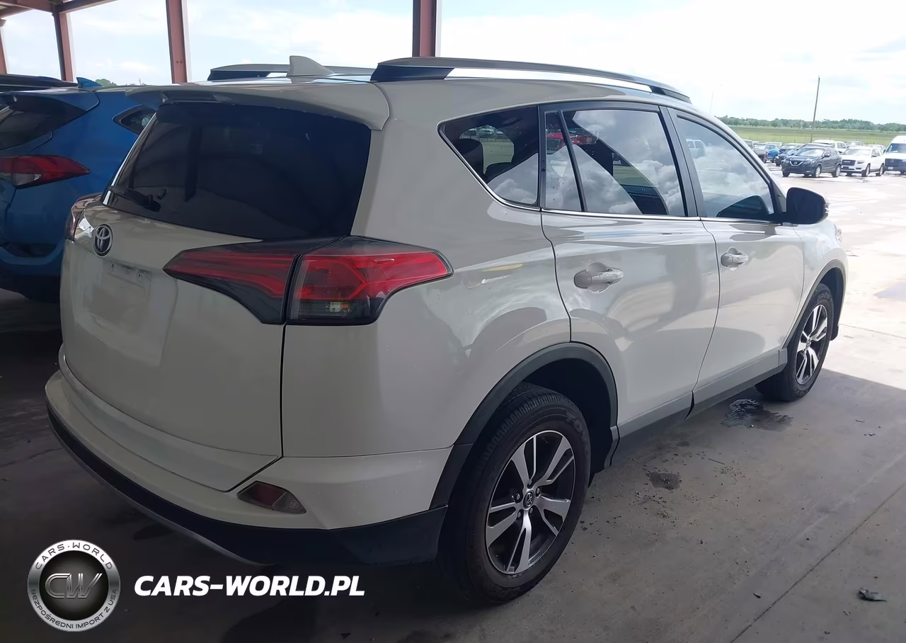 2018 Toyota Rav4 Xle VIN:JTMWFREVXJJ749949 - 4