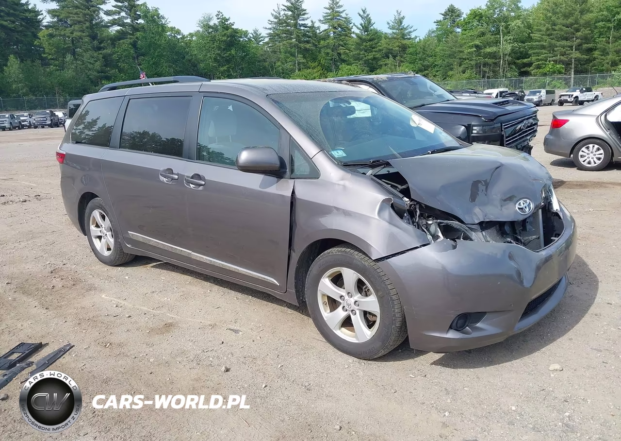 2016 Toyota Sienna Le 8 Passenger – zdjęcie 1 z 22