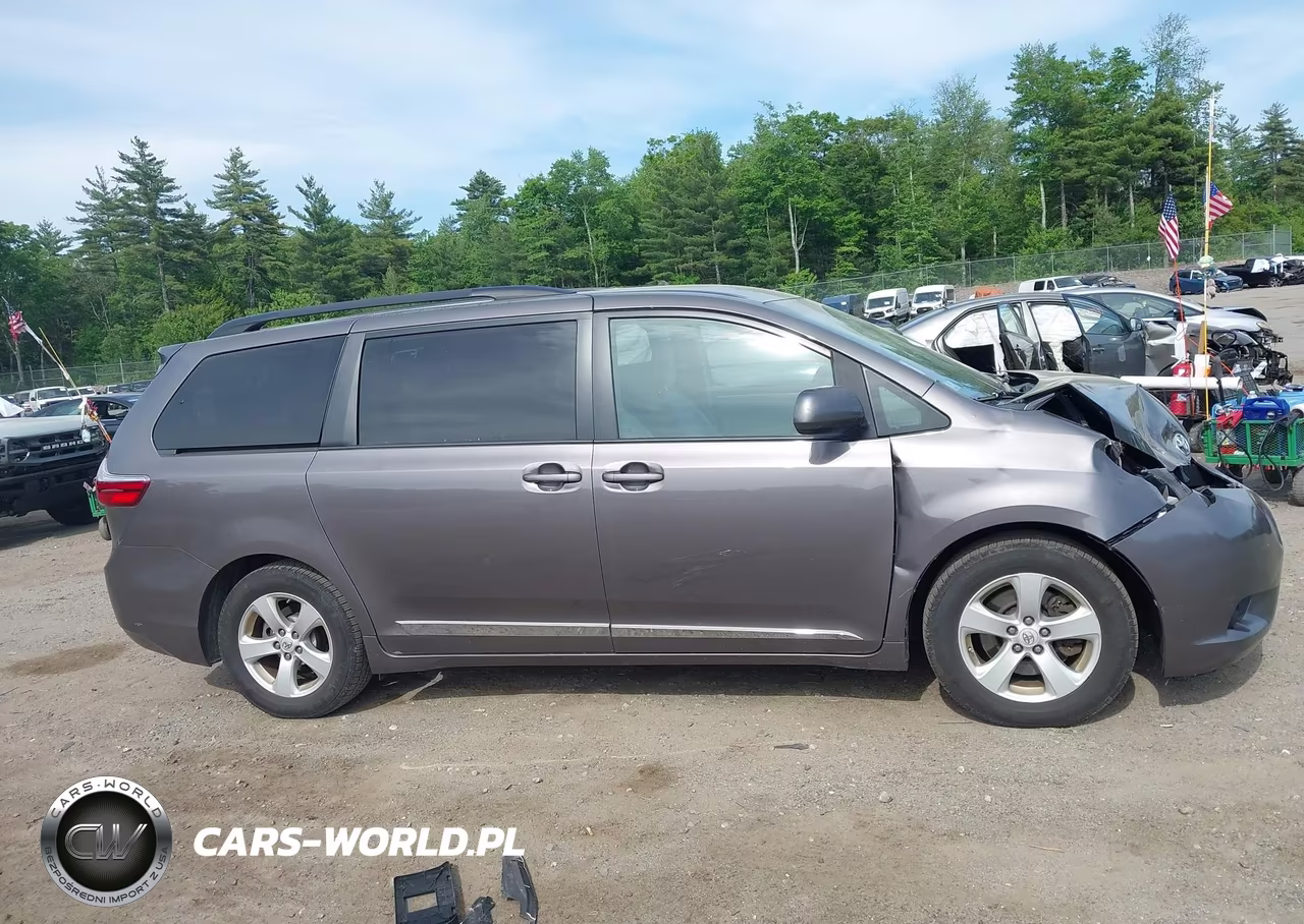 2016 Toyota Sienna Le 8 Passenger VIN:5TDKK3DC1GS709696 - 14