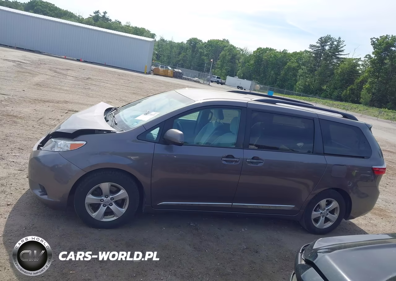 2016 Toyota Sienna Le 8 Passenger VIN:5TDKK3DC1GS709696 - 15