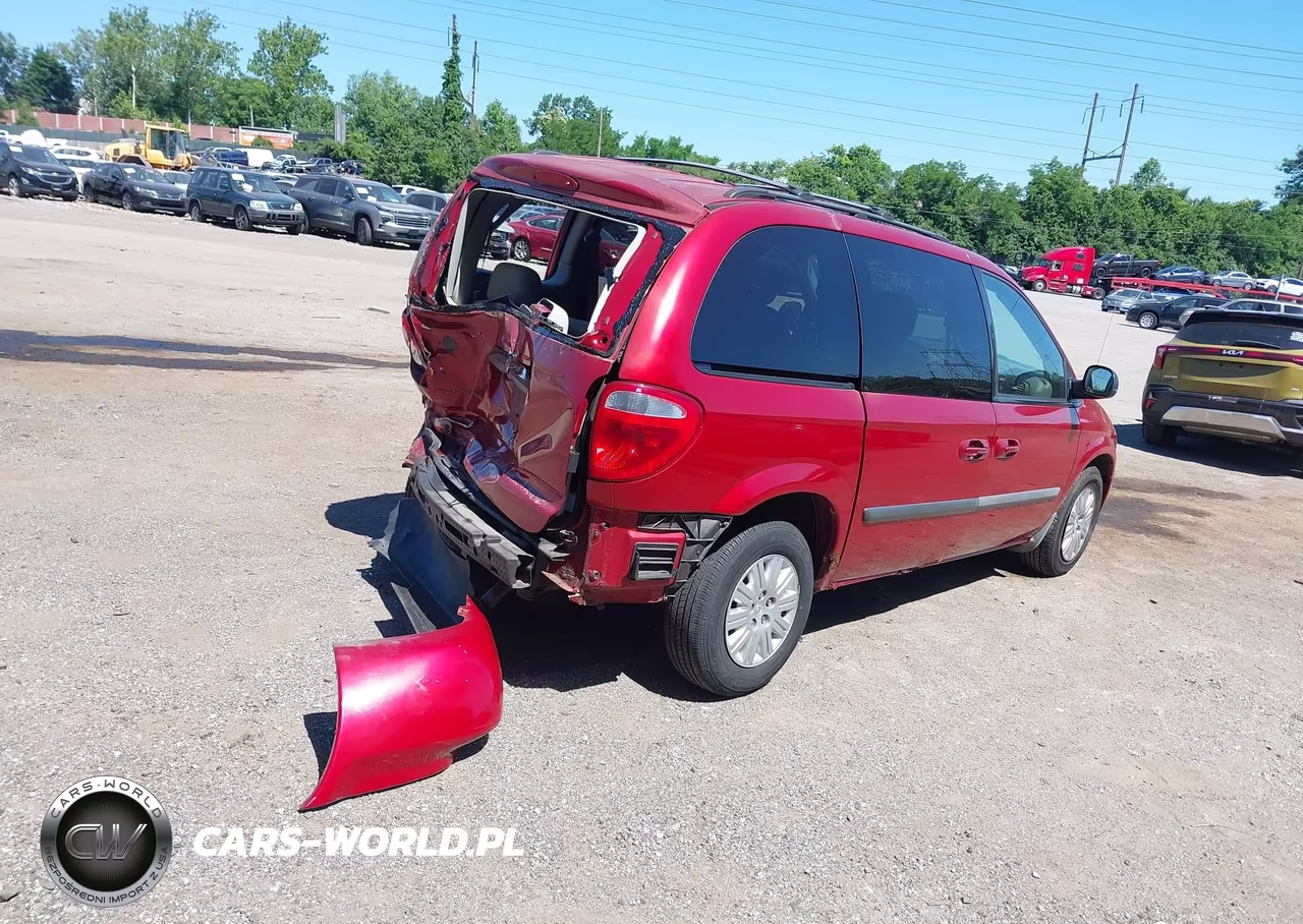 2007 Chrysler Town & Country VIN:1A4GJ45R77B180354 - 4