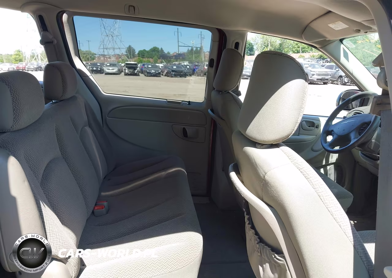 2007 Chrysler Town & Country VIN:1A4GJ45R77B180354 - 8