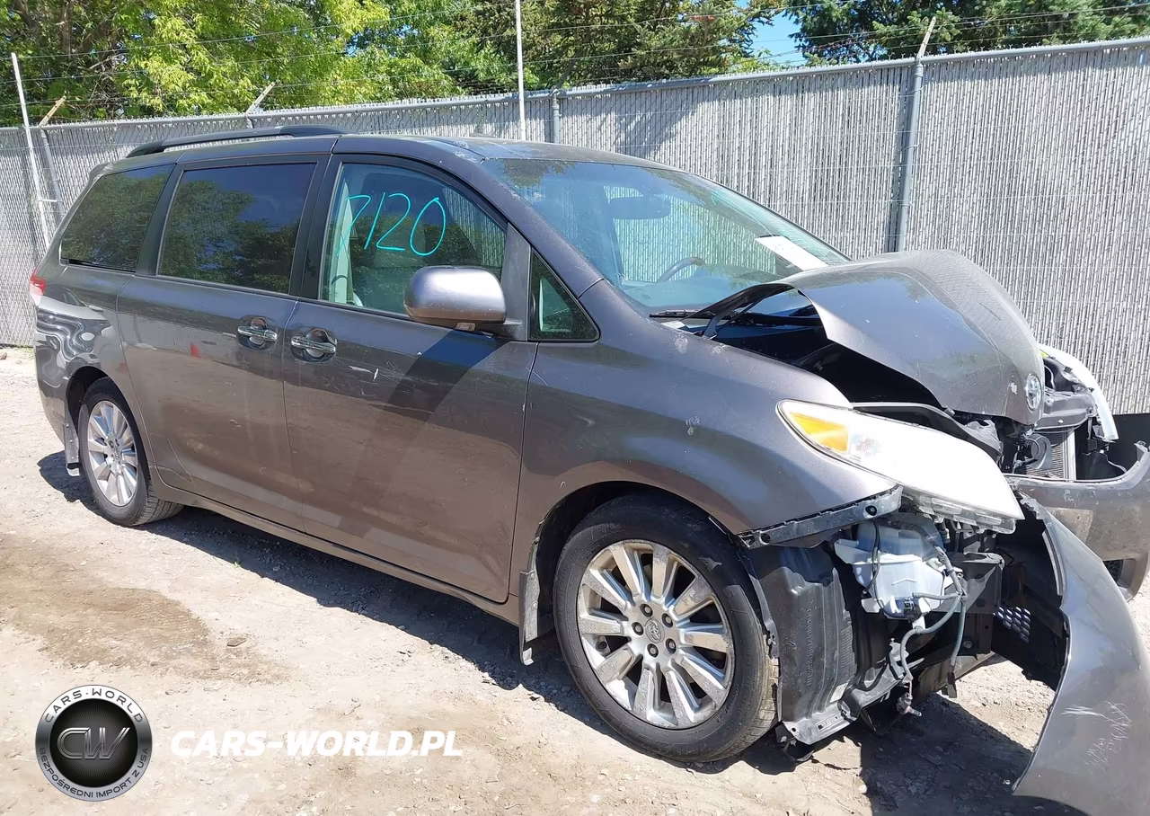 2011 Toyota Sienna Limited – zdjęcie 1 z 17
