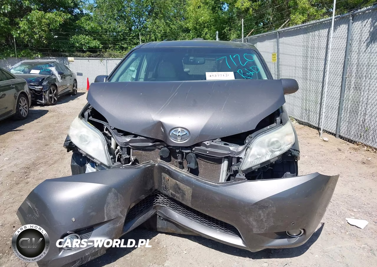 2011 Toyota Sienna Limited VIN:5TDDK3DC4BS010712 - 13