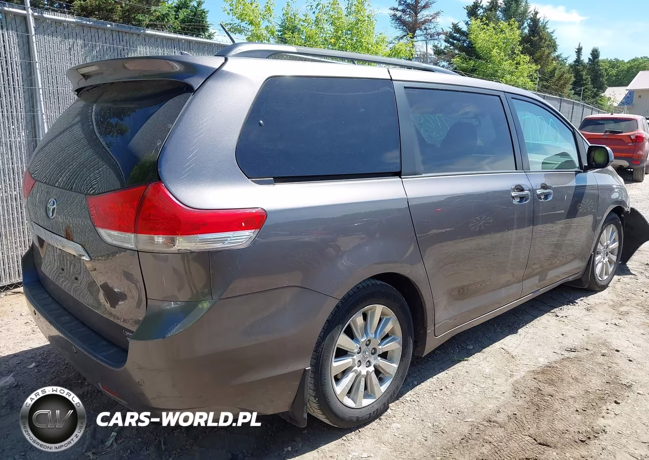 2011 Toyota Sienna Limited VIN:5TDDK3DC4BS010712 - 4