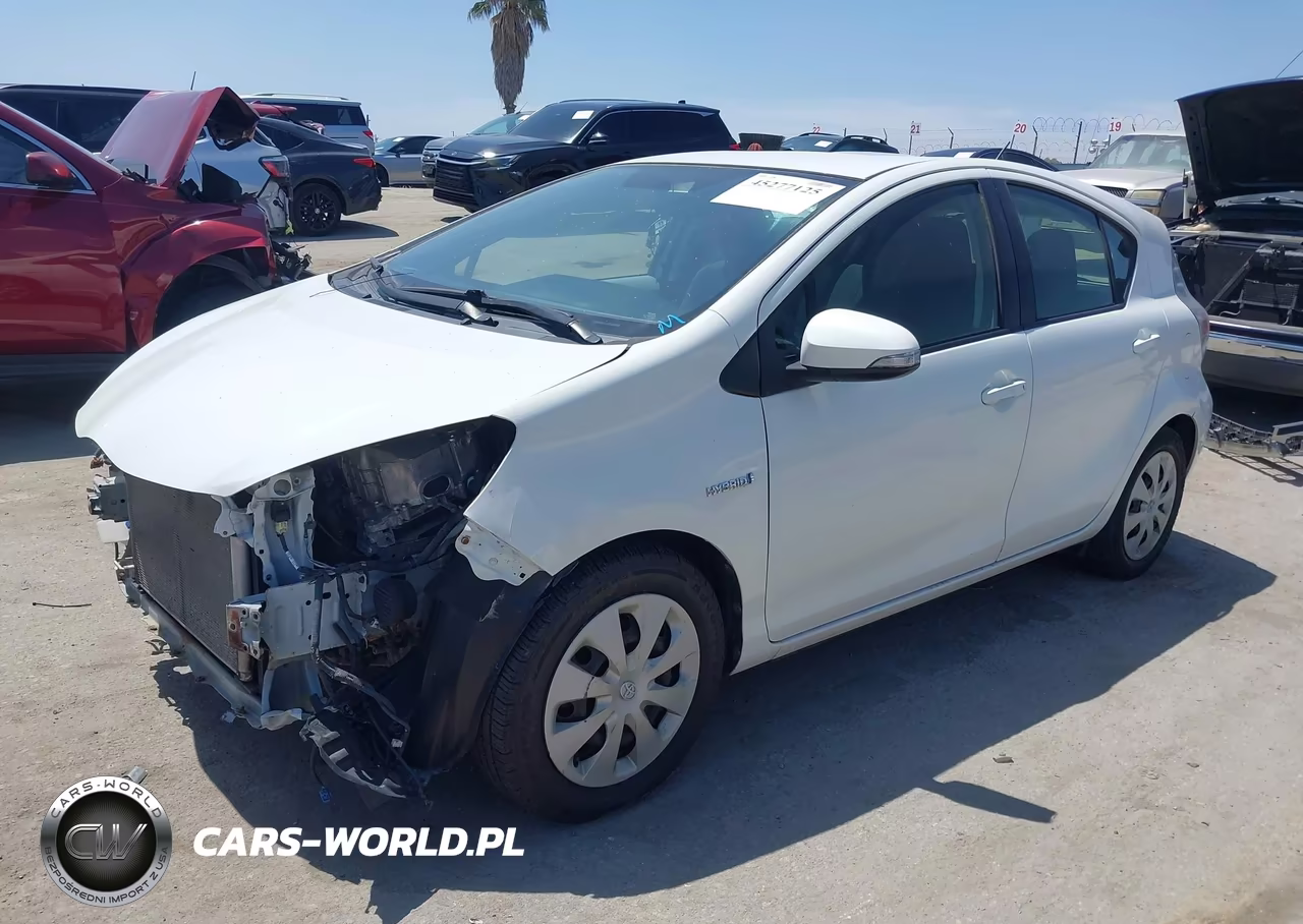 2013 Toyota Prius C Two VIN:JTDKDTB35D1051418 - 2