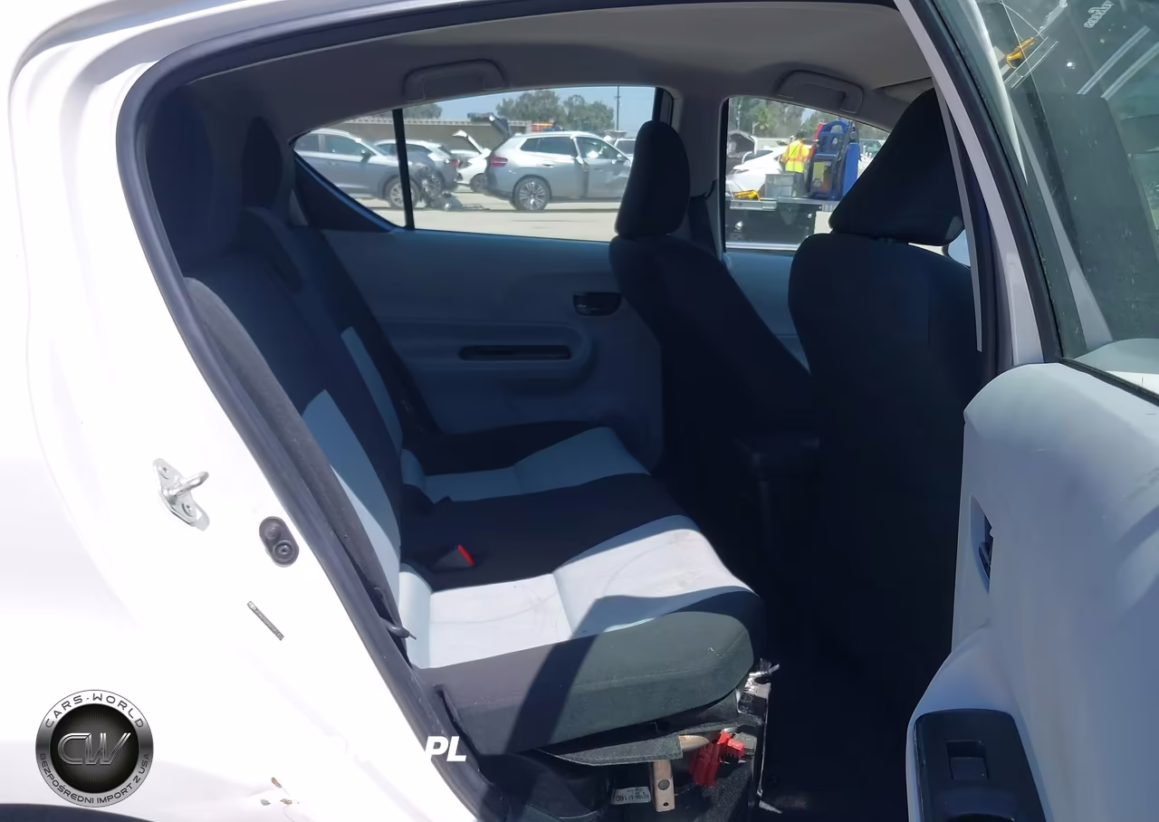 2013 Toyota Prius C Two VIN:JTDKDTB35D1051418 - 8