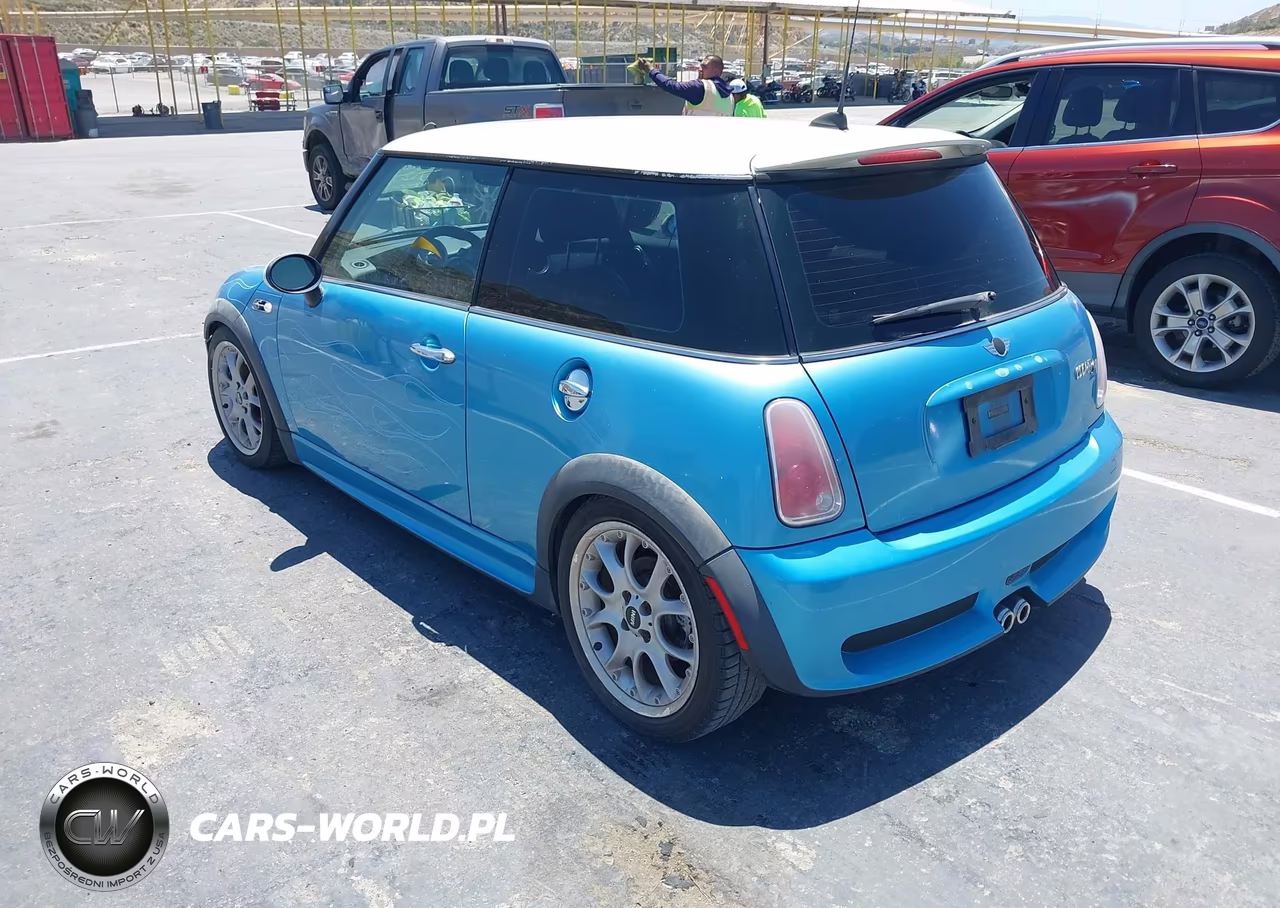 2005 Mini Cooper S VIN:WMWRE33565TG96709 - 3
