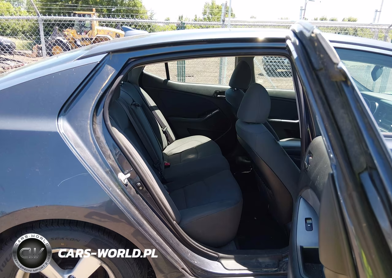 2015 Kia Optima Lx VIN:KNAGM4A79F5611112 - 8