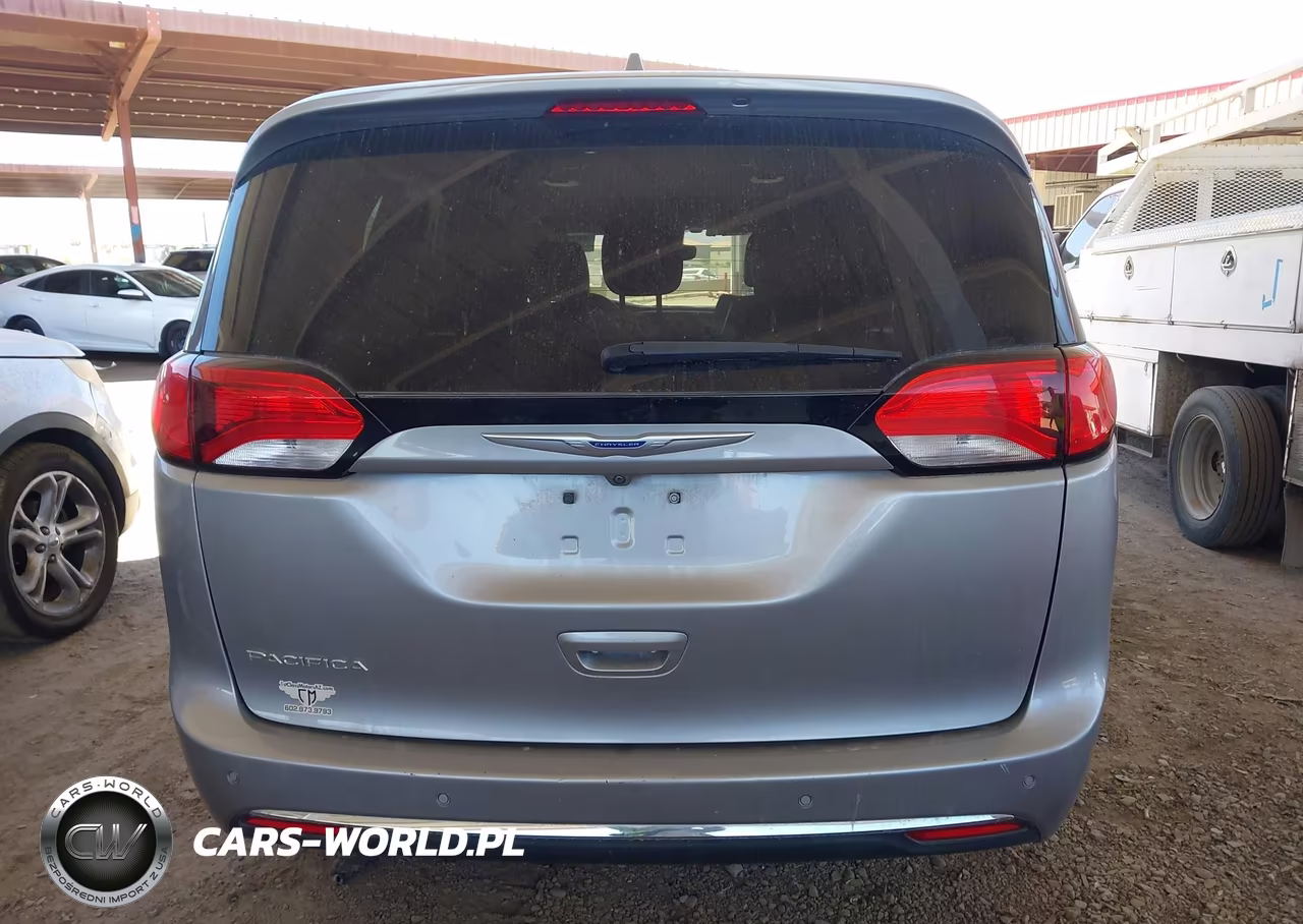2019 Chrysler Pacifica Touring L VIN:2C4RC1BG1KR609136 - 16