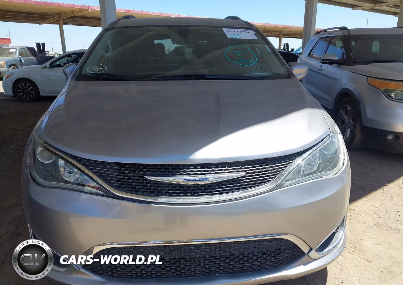 2019 Chrysler Pacifica Touring L VIN:2C4RC1BG1KR609136 - 6