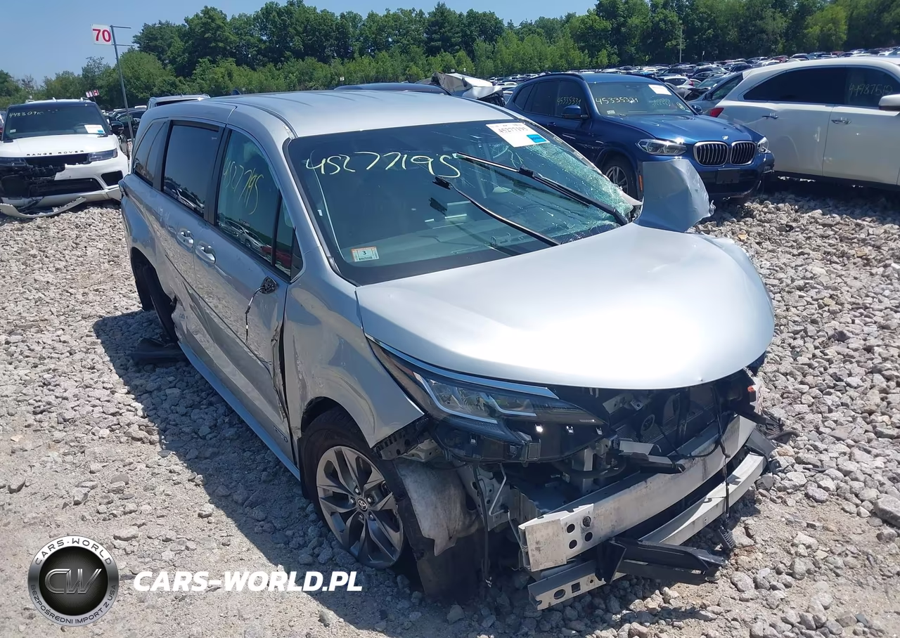 2021 Toyota Sienna Le – zdjęcie 1 z 17