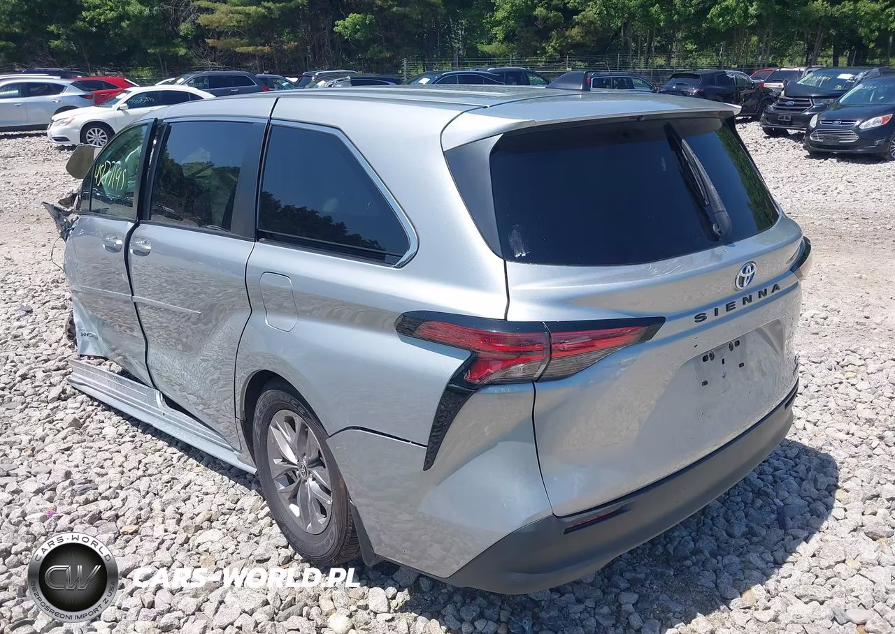 2021 Toyota Sienna Le VIN:5TDKRKECXMS012351 - 3