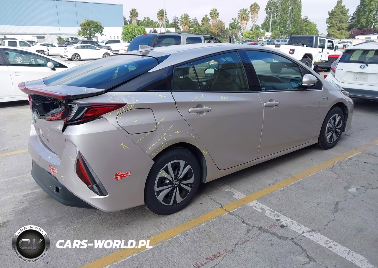 2017 Toyota Prius Prime Premium VIN:JTDKARFP1H3048423 - 4