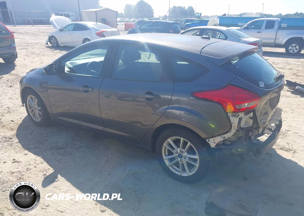 2017 Ford Focus Se VIN:1FADP3K25HL258818 - 3