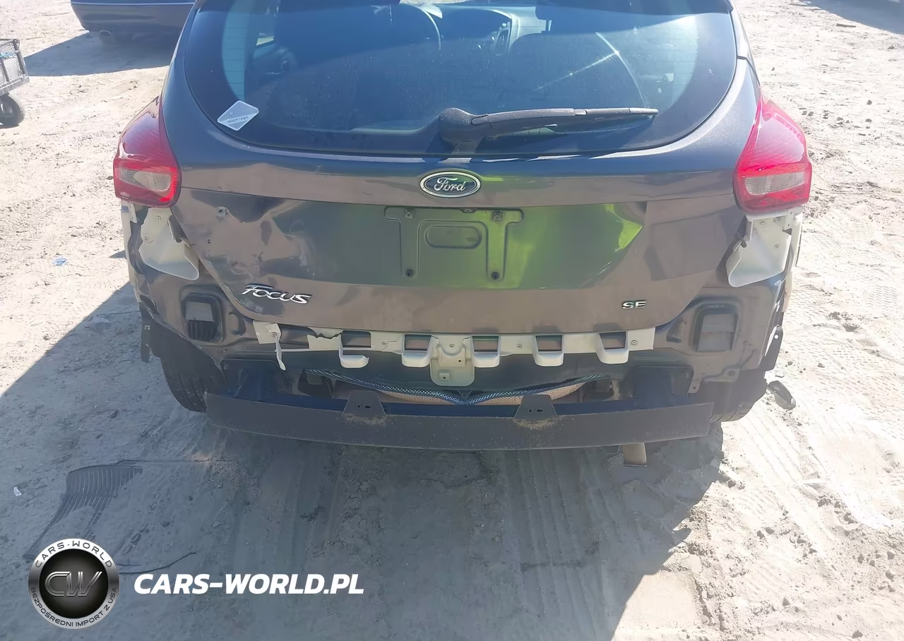 2017 Ford Focus Se VIN:1FADP3K25HL258818 - 6