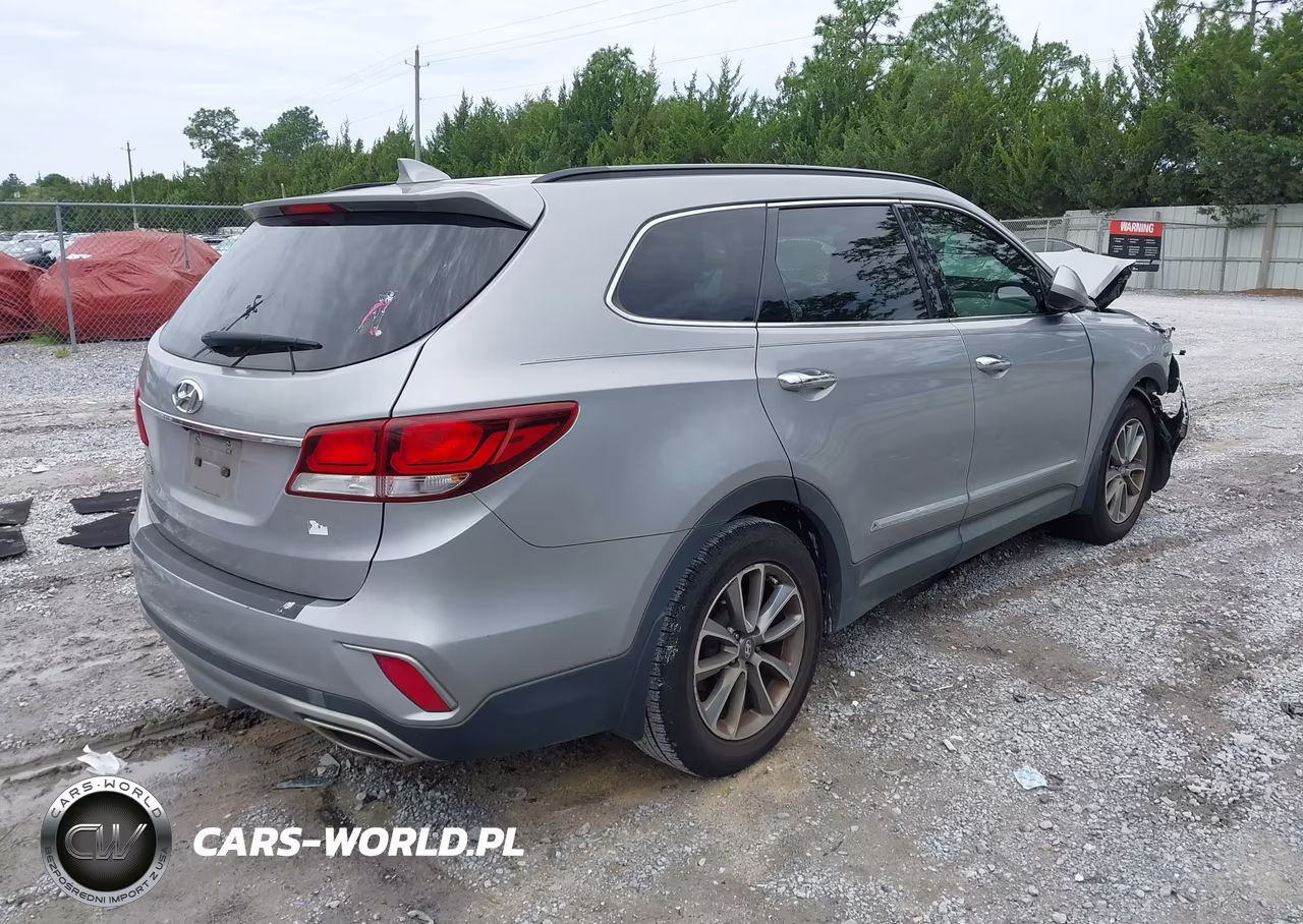2017 Hyundai Santa Fe Se VIN:KM8SM4HF1HU200446 - 4