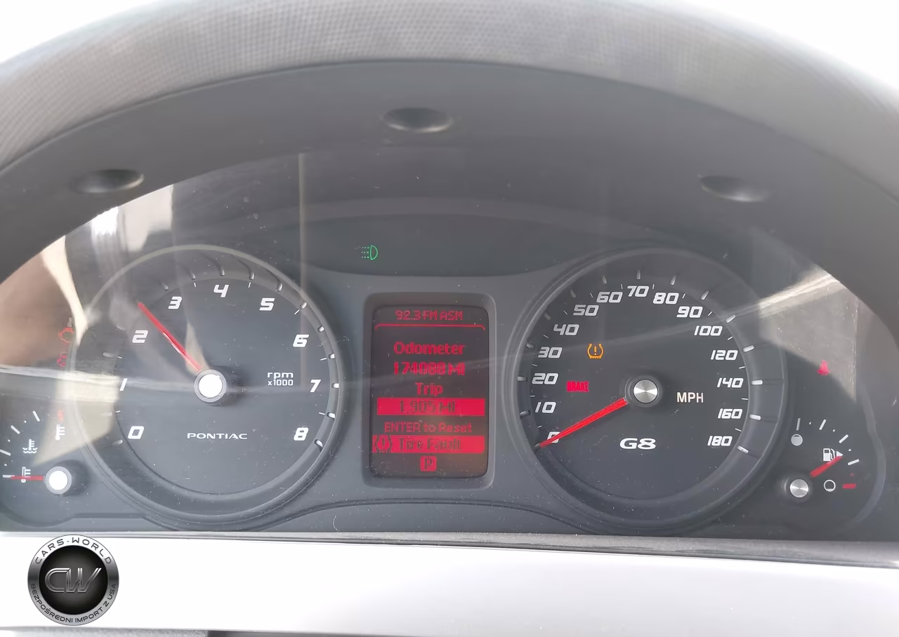 2008 Pontiac G8 VIN:6G2ER57718L132424 - 7