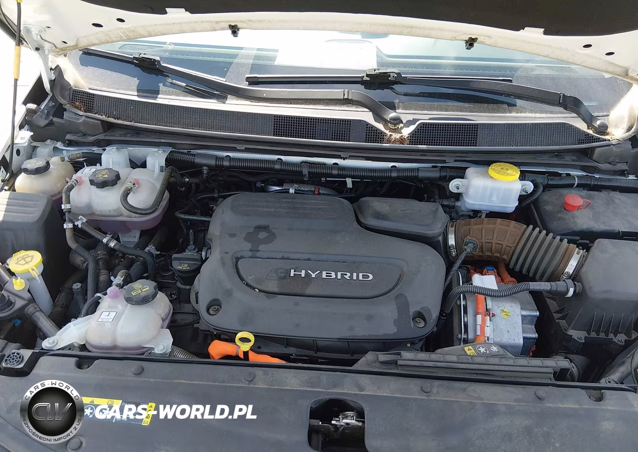 2019 Chrysler Pacifica Hybrid Touring Plus VIN:2C4RC1H78KR679076 - 10