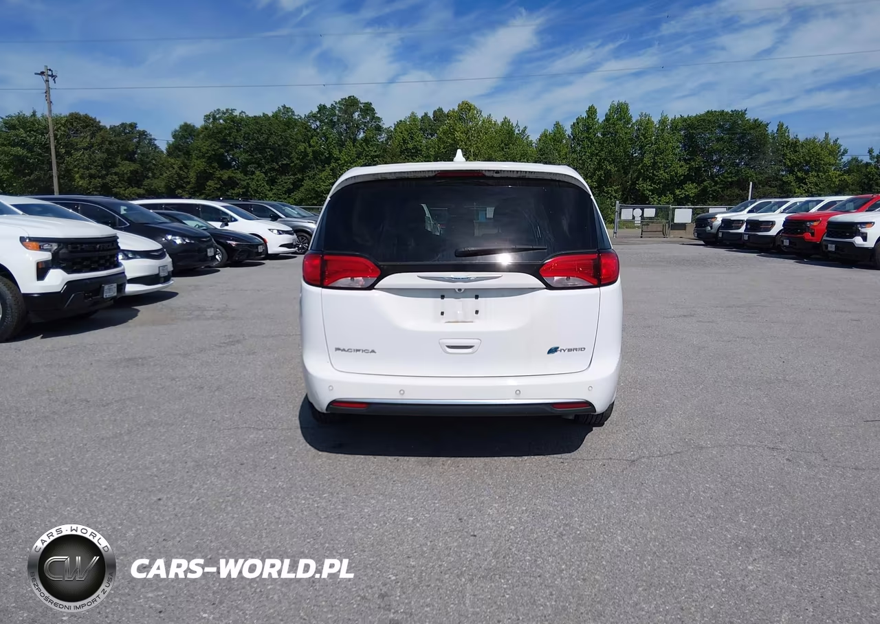 2019 Chrysler Pacifica Hybrid Touring Plus VIN:2C4RC1H78KR679076 - 19