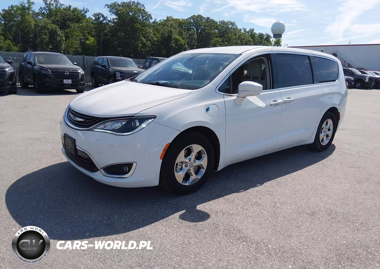 2019 Chrysler Pacifica Hybrid Touring Plus VIN:2C4RC1H78KR679076 - 2