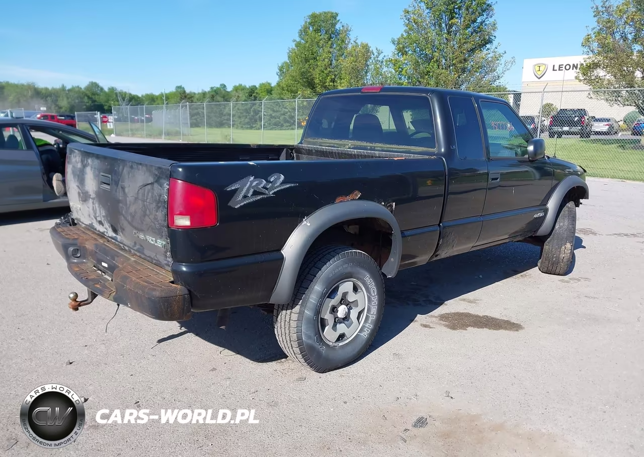 2003 Chevrolet S-10 Ls VIN:1GCCT19XX38219709 - 4