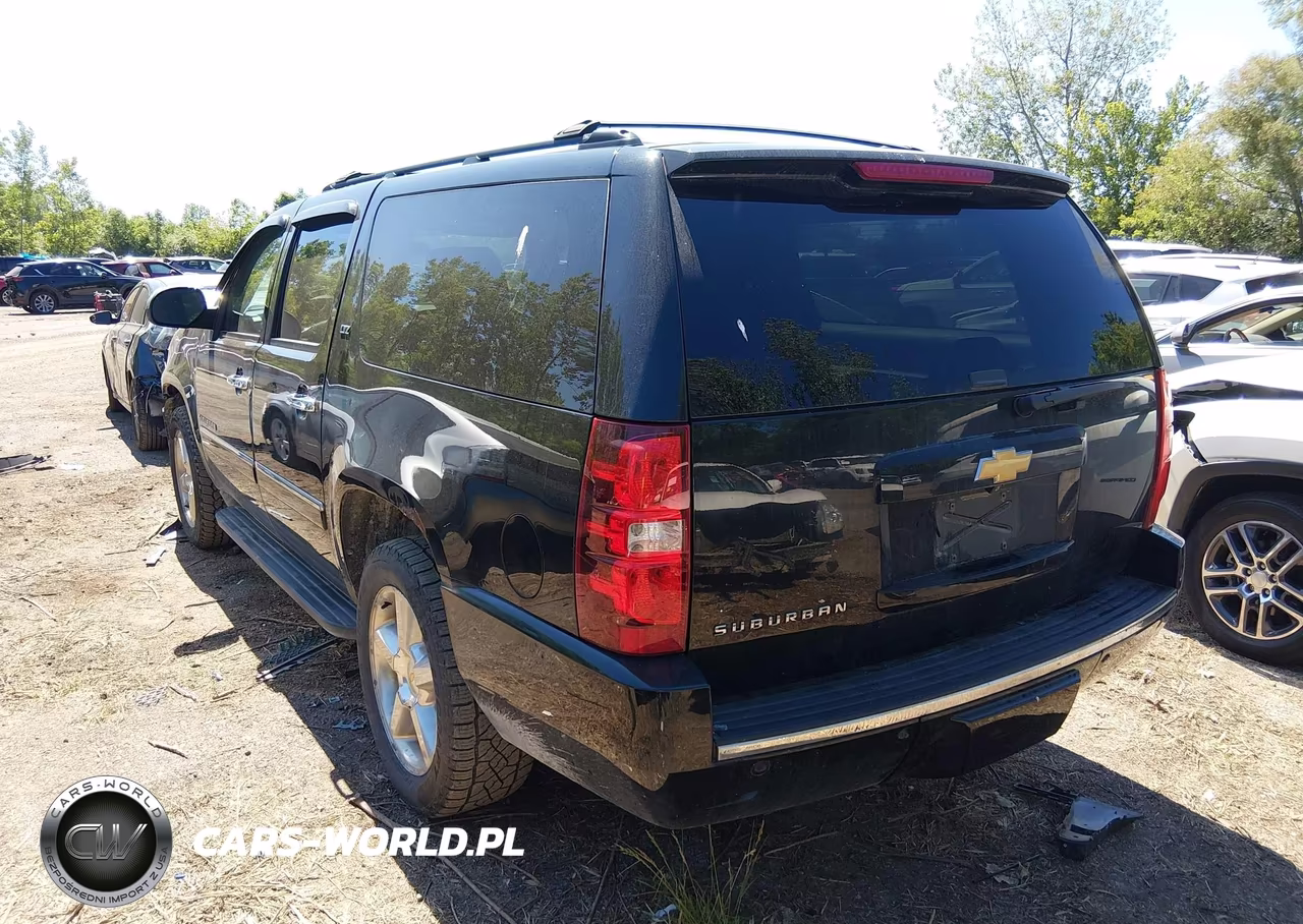 2013 Chevrolet Suburban 1500 Ltz VIN:1GNSKKE7XDR273282 - 3