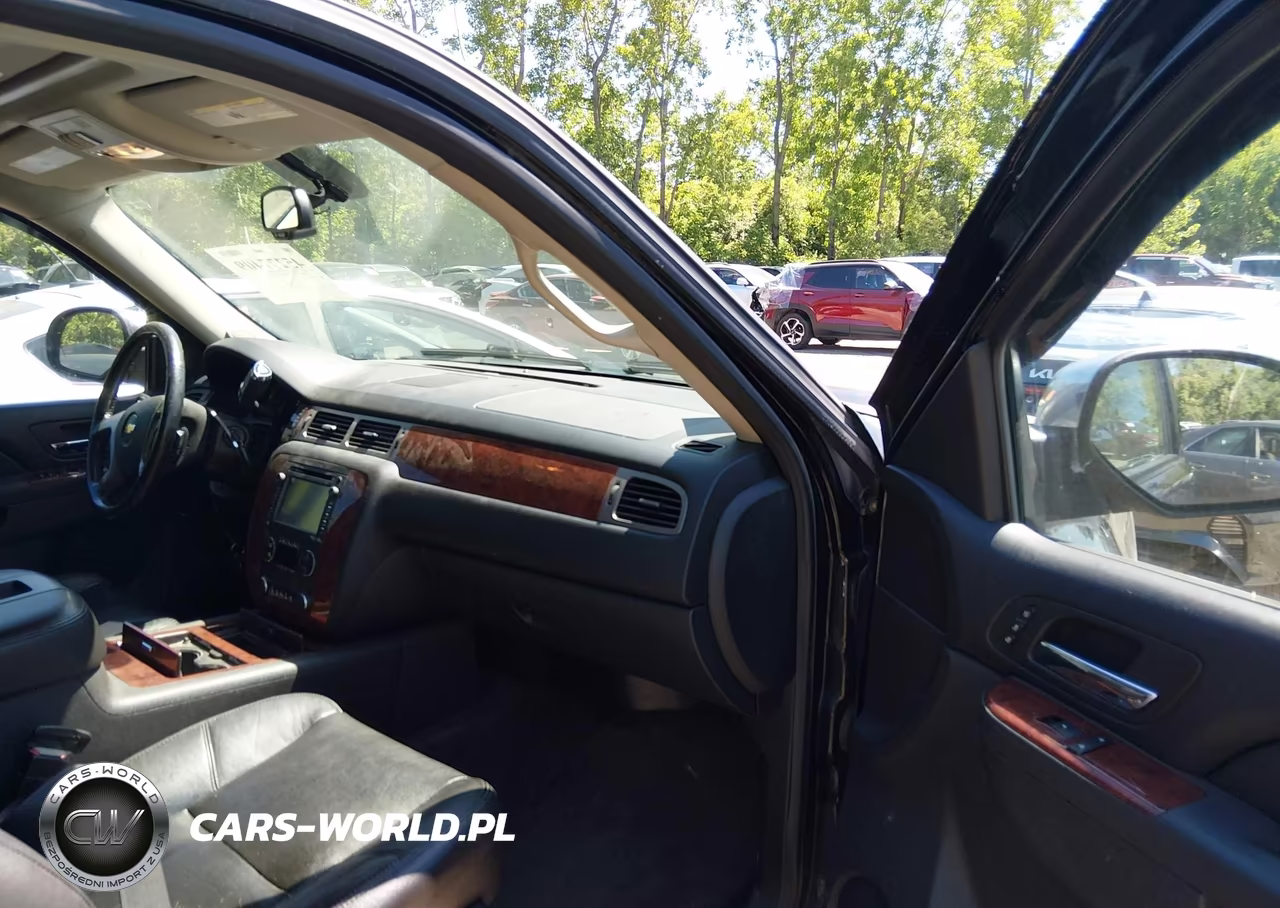2013 Chevrolet Suburban 1500 Ltz VIN:1GNSKKE7XDR273282 - 5