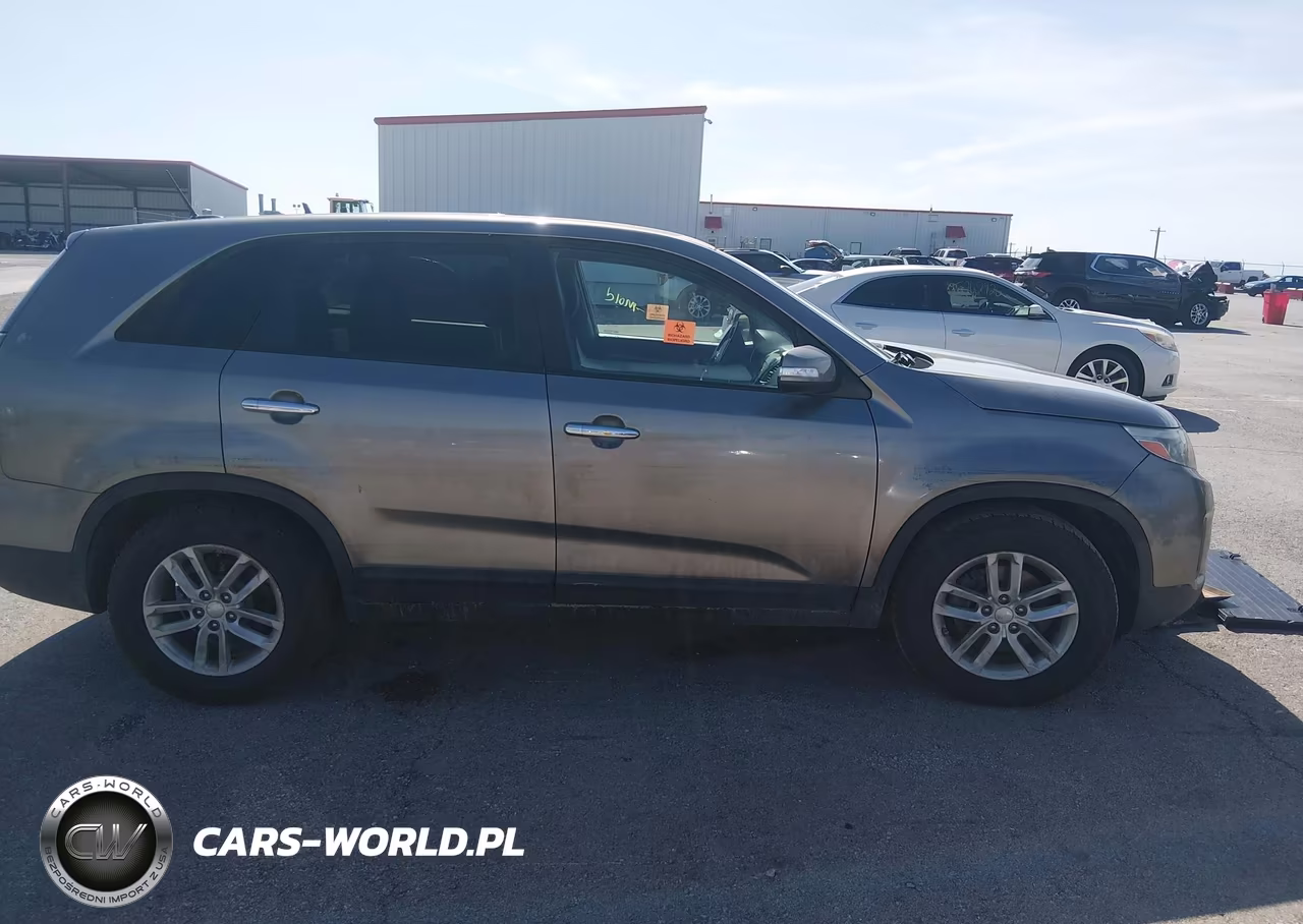 2015 Kia Sorento Lx VIN:5XYKT3A66FG602022 - 12