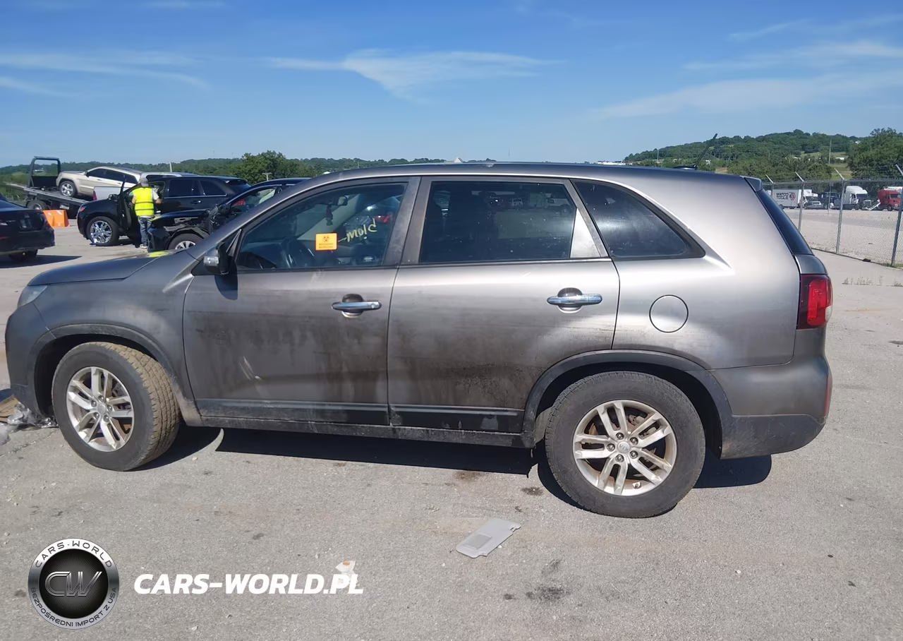 2015 Kia Sorento Lx VIN:5XYKT3A66FG602022 - 13
