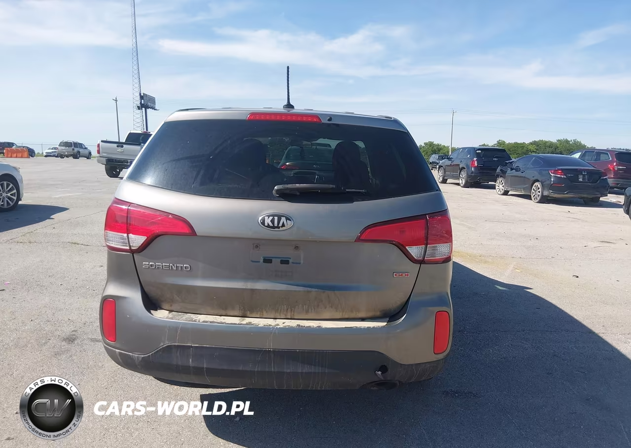 2015 Kia Sorento Lx VIN:5XYKT3A66FG602022 - 15