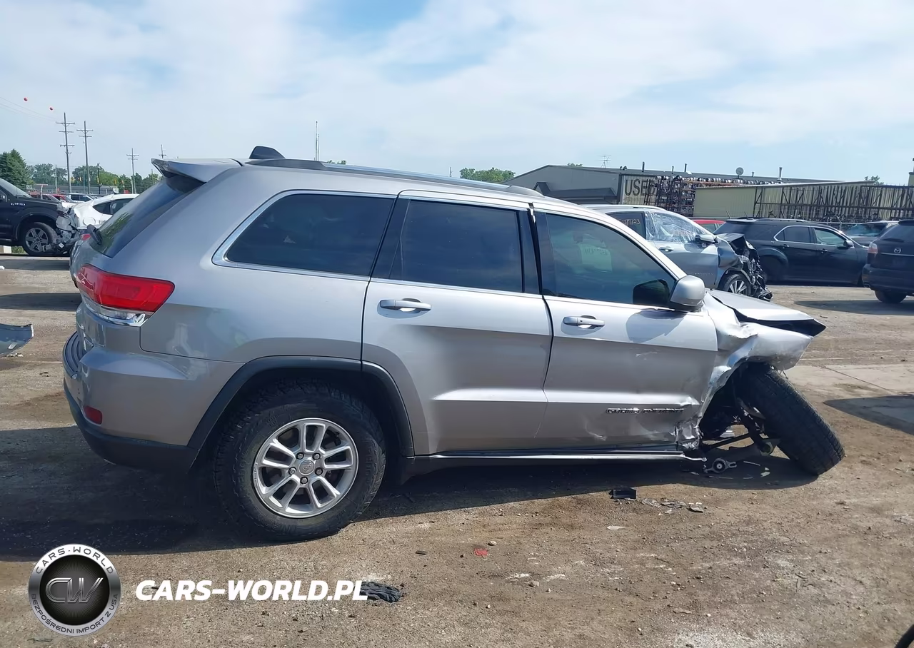 2018 Jeep Grand Cherokee Laredo E 4X4 VIN:1C4RJFAGXJC342932 - 13
