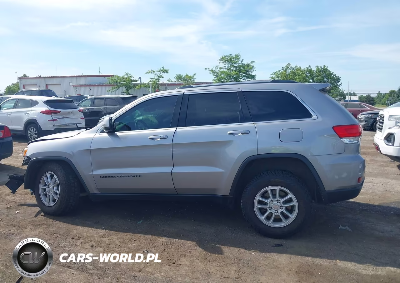 2018 Jeep Grand Cherokee Laredo E 4X4 VIN:1C4RJFAGXJC342932 - 14