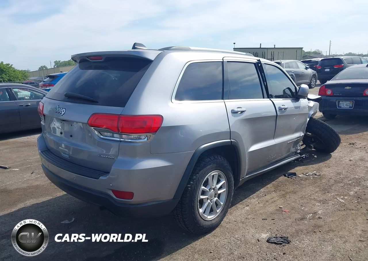 2018 Jeep Grand Cherokee Laredo E 4X4 VIN:1C4RJFAGXJC342932 - 4